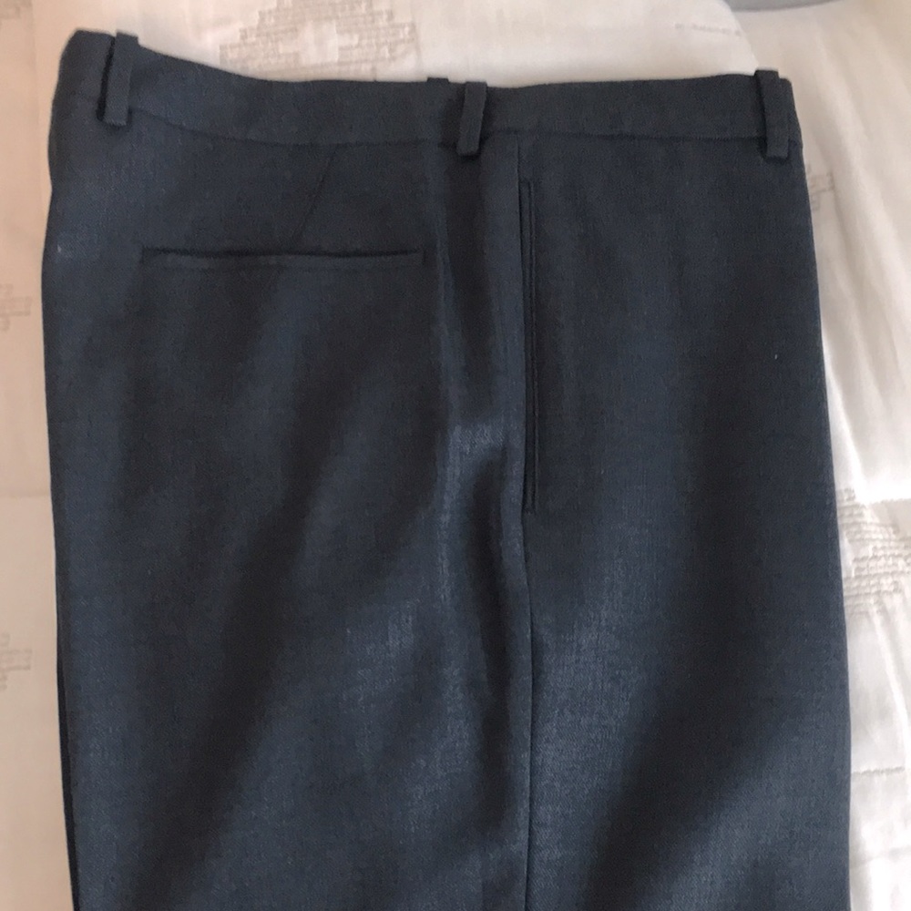 100% Wool dark attractive Blue like new